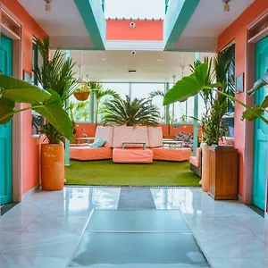 https://the-emerald-hostel.santamartahotels.net